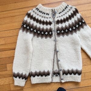 Icelandic handknit sweater: wool